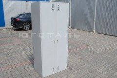 Шафа металева для одягу